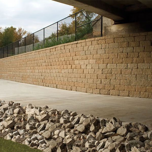 Belgard Diamond Pro Retaining Wall - Buff
